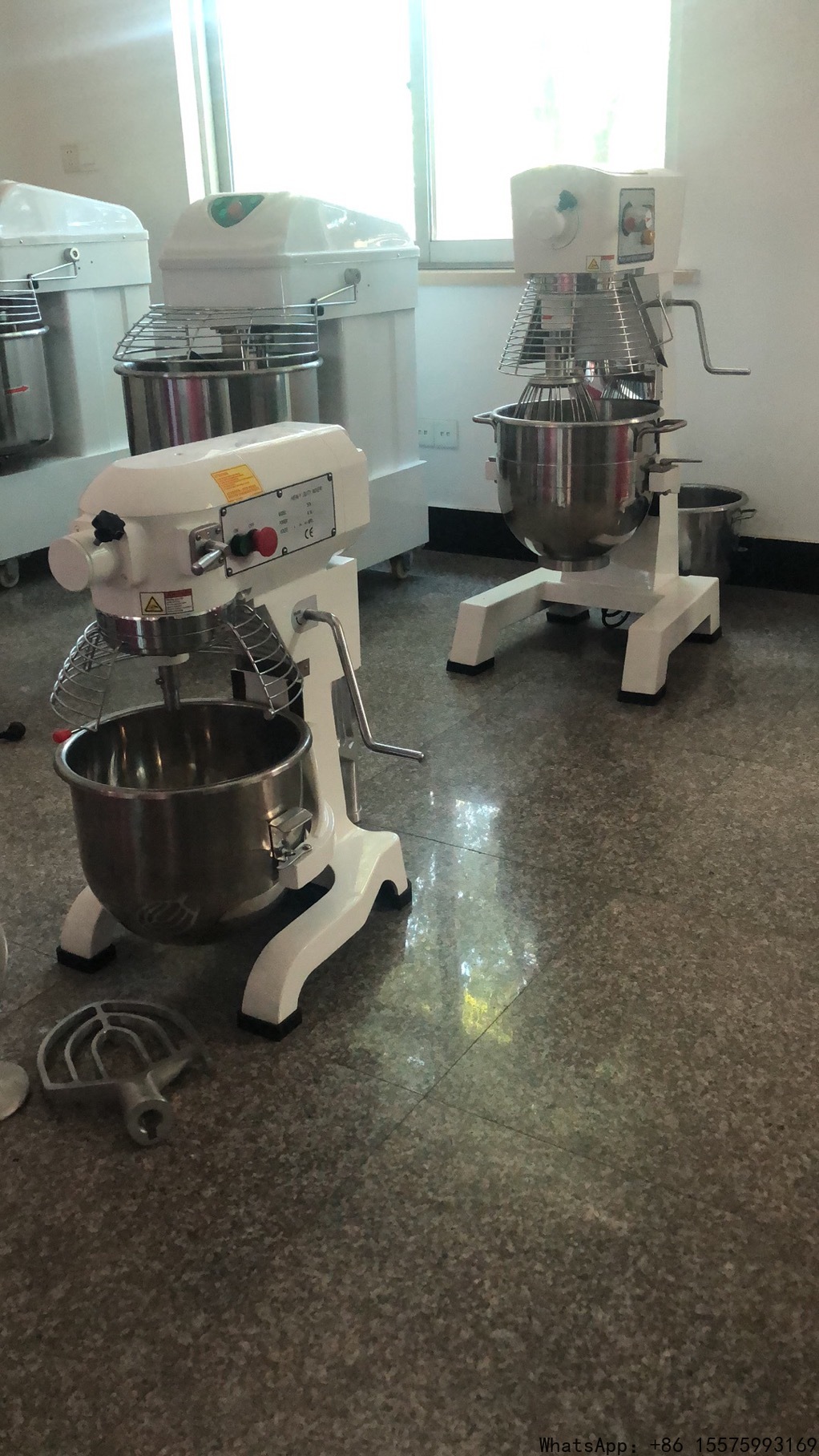 خلاط دقيق أوتوماتيكي بالكامل ل - مراجعة Heavy Equipment In Kitchen وسعره