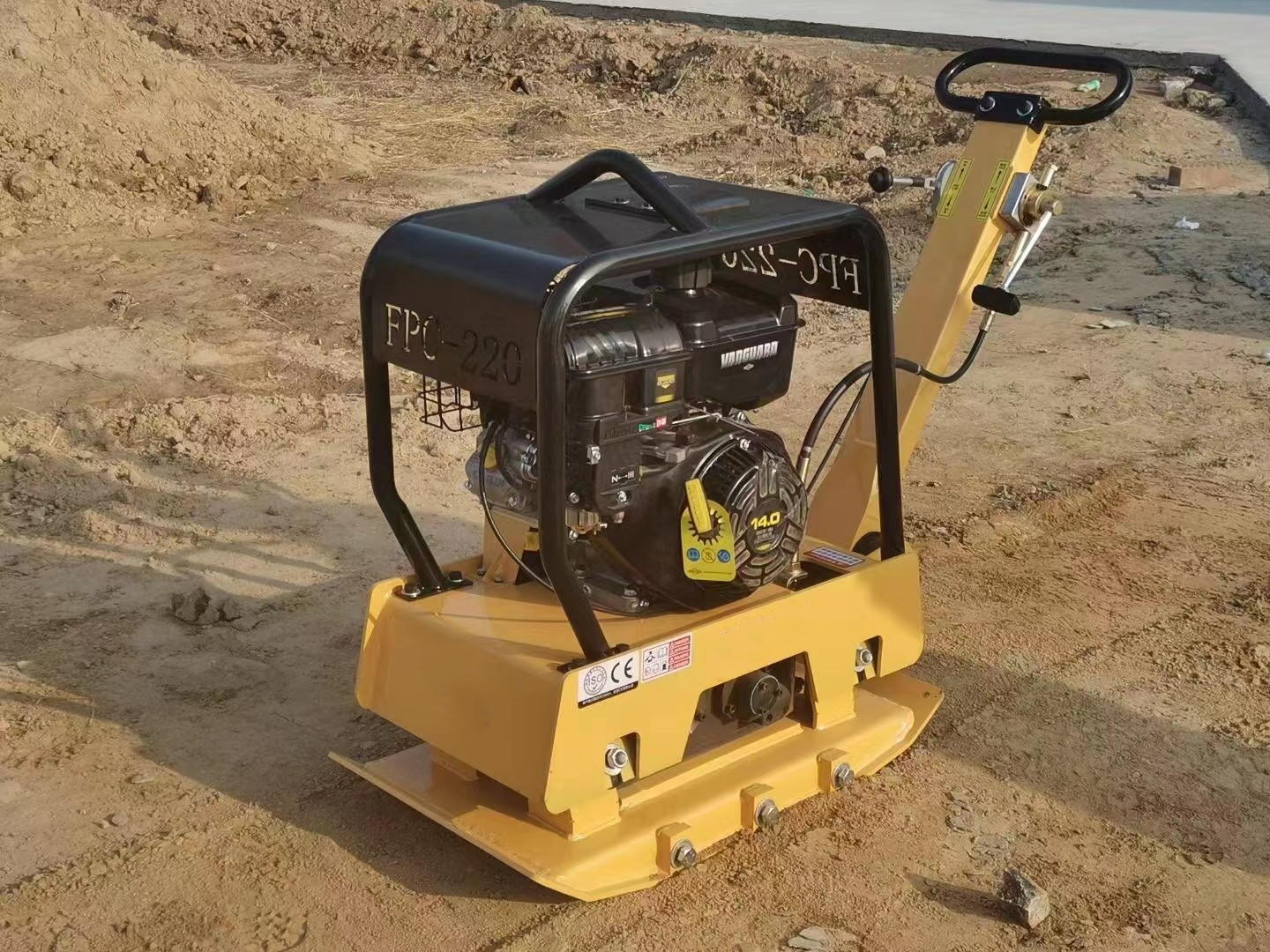 آلة ضاغطة لوحة الهزاز مقبض لوح - مراجعة Plate Compactor Vibrator وسعره