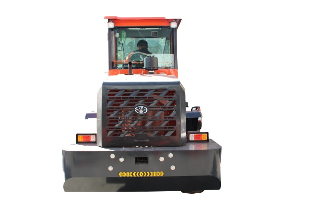 الجرافة ذات الدفع الرباعي الأك - مراجعة Wheel Loader وسعره